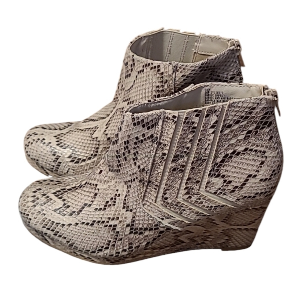 Sugar Juliette sz 6.5 snake print ankle boots NEW